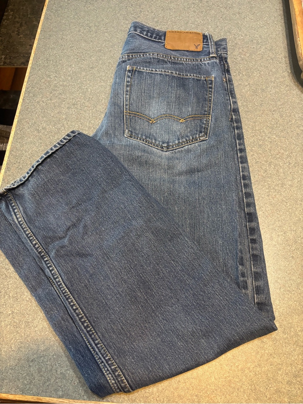 American Eagle Outfitters Men's Light Blue Relaxed Straight Jeans
